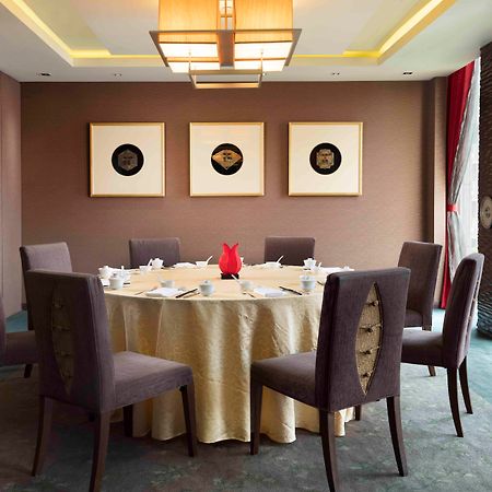 Sheraton Saigon Grand Opera Hotel Ho-Chi-Minh-Stadt Exterior foto